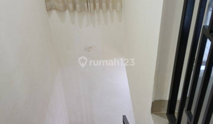 Over sewa ruko 2 lantai dekat kolam renang di Aryana Karawaci 2