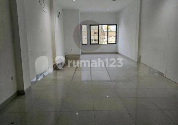 Ready-to-Use Shophouse Can Be Combined Commercial Location in Roxy, Central Jakarta 2