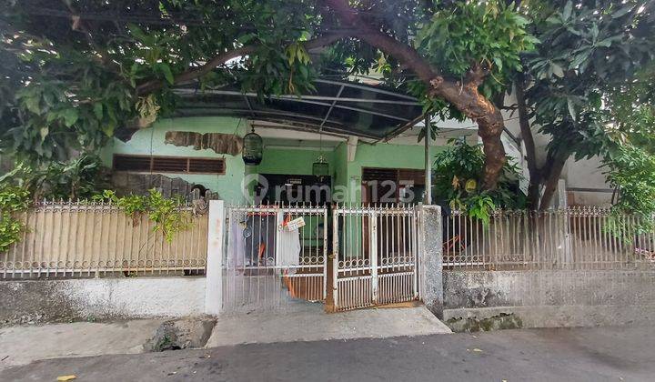 Rumah lama layak huni hitung tanah di Tomang Jakarta Barat 1