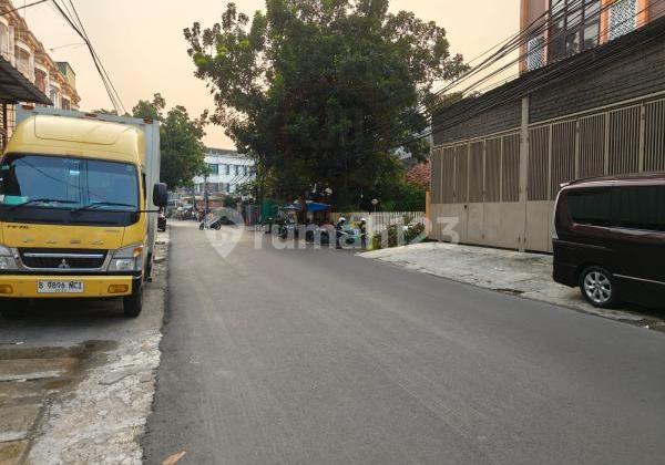 Ruko 4 Lt Siap Pakai Pinggir Jalan Di Roxy Jakarta Barat 2