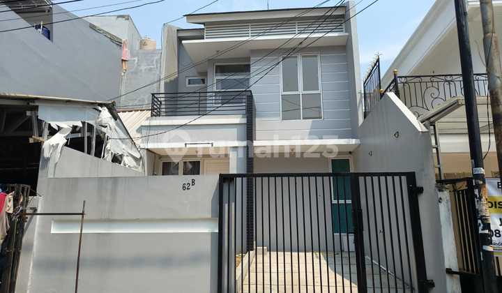 Disewakan Rumah dalam Komplek Lokasi Strategis di Tomang, Jakarta Barat