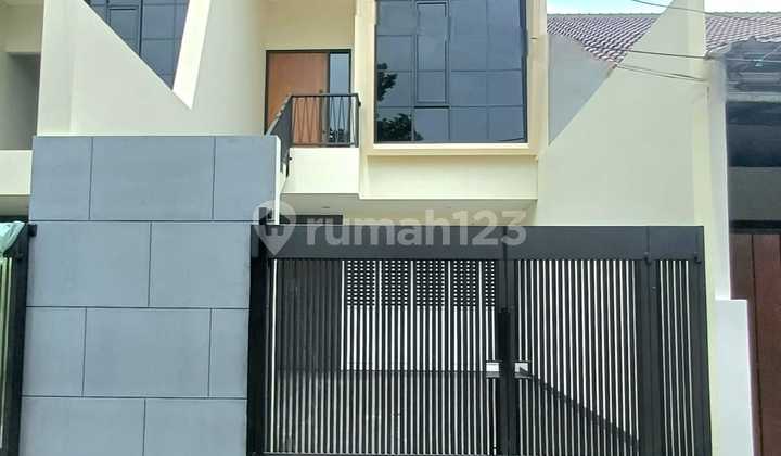 Sell New Beautiful 3-Storey House, Strategic Location, Tomang Hero, West Jakarta