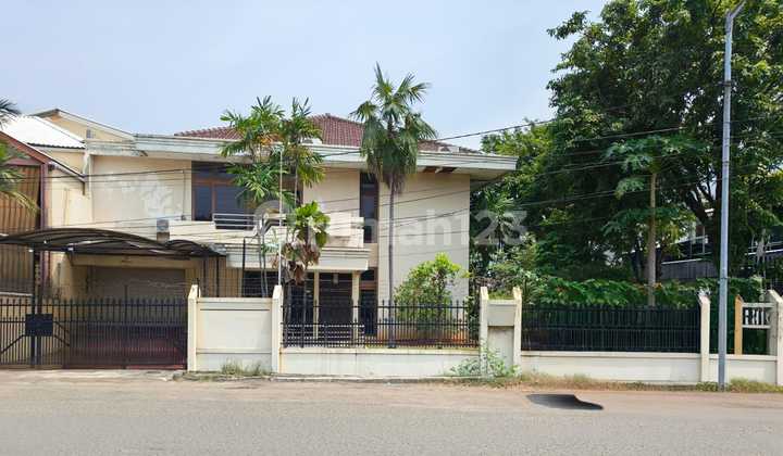 Rumah Luas Premium Lokasi 200M ke Pluit Village Mall, Pluit Jakarta Utara