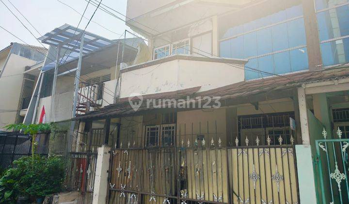 Rumah 3 Lantai Dalam Komplek di Tomang Jakarta Barat 1