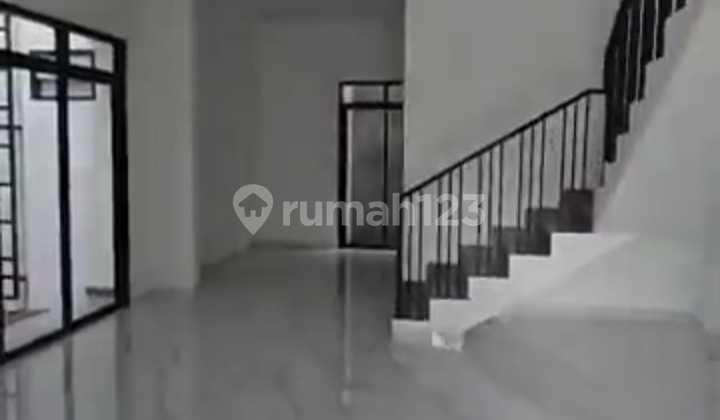 Di Jual Rumah 2 Lantai Bagus Dekat Pintu Tol Meruya Selatan, Kembangan, Jakarta Barat 2