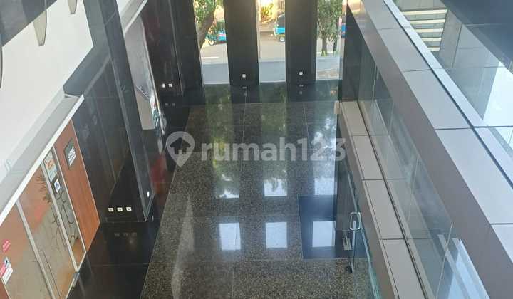 Dijual Gedung 9 LT, Basemant, Lift 2 Unit Tiap Lantai