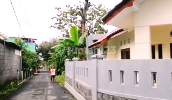 Rumah Dekat Hotel Hyatt Regency Palagan Jogja Sleman Yogyakart