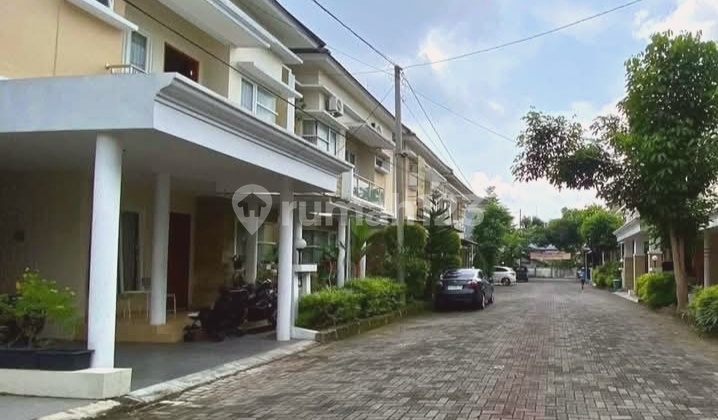 2-Story House in Jogja Near Tentrem Hotel UGM Campus Sleman Yogyakarta 2
