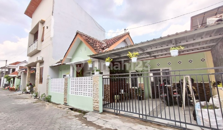 Rumah Minimalis Dalam Perumahan Selatan Pasar Legi Kitagede Yogya Rumah Minimalis Dalam Perumahan Selatan Pasar Legi Kitagede Yogya