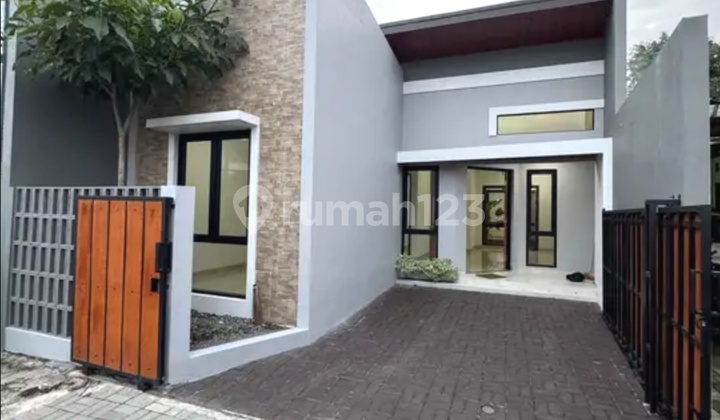 Rumah Baru Minimalis Trihanggo Rs Akademik Ugm Sleman Yogyakarta