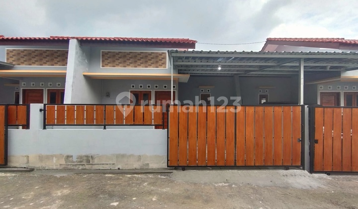 Minimalist House for Sale in North Jogja, Bimomartani, Sleman, Yogyakarta