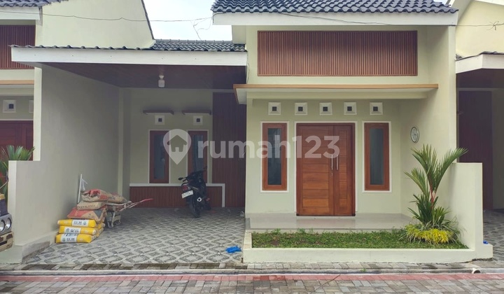 Rumah Baru Modern Minimalis Dijual Jogja Utara, Sleman Yogyakarta Rumah Baru Modern Minimalis Dijual Jogja Utara, Sleman Yogyakarta