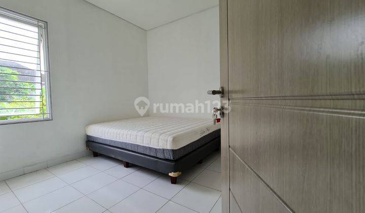 Rumah 3 Lantai Sudah Renovasi Semi Furnished Sertifikat Hak Milik di Pondok Kelapa, Jakarta Timur 2