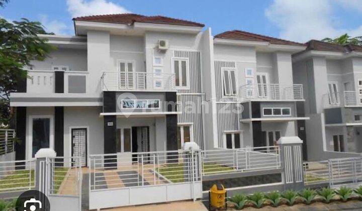 2-Story House 6 Bedrooms Strategic Location in Telanaipura, Jambi City 1