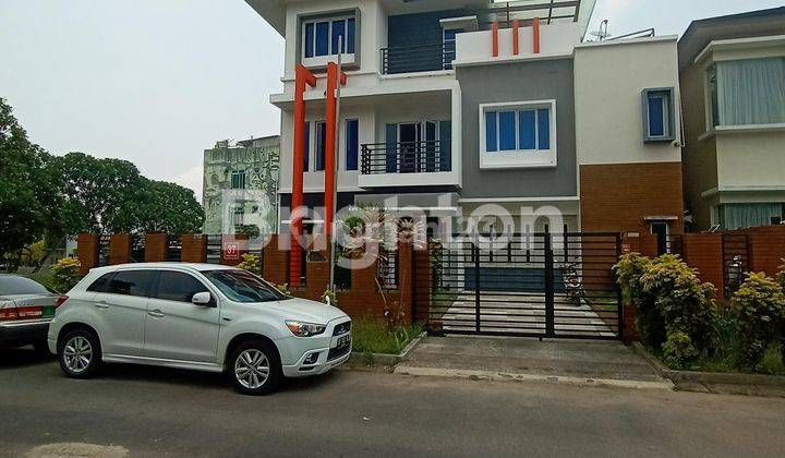 Rumah Mewah Full Furnished Central Sukajadi Batam 1