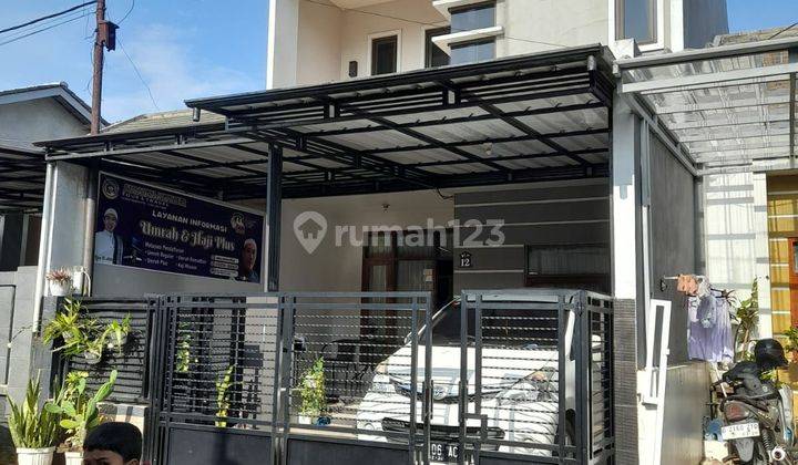 Rumah 2Lt di jual koplek Banjaran indah regency 1