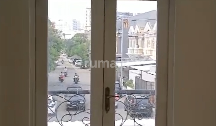 Neat House, 2 Floors, Air Conditioned for Rent at Cityresort, Cengkareng Neat House, 2 Floors, Air Conditioned for Rent at Cityresort, Cengkareng