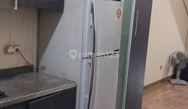 Rumah 2 Lantai Semi Furnished di Jalan Permata Taman Palem , Jakarta Barat 3
