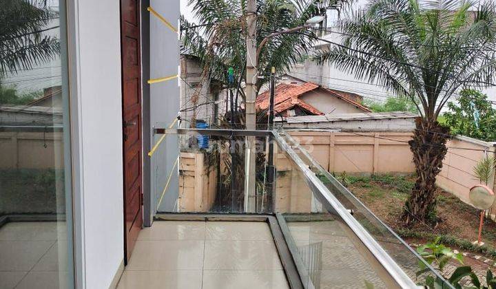 Rumah Hook 2 1/2 Lantai  12