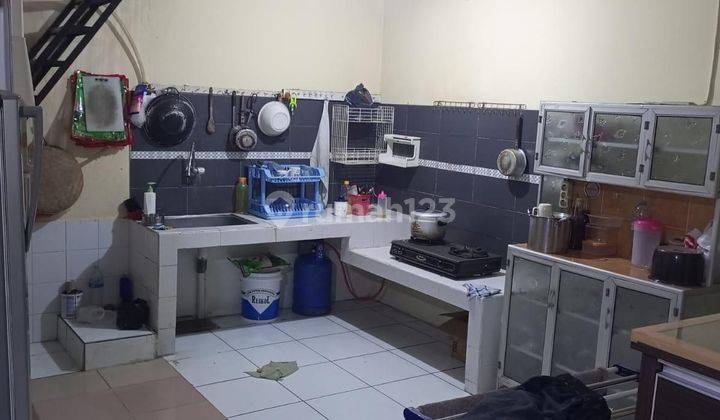 Rumah 2 lantai, siap huni dijual di Taman Semanan Indah 2