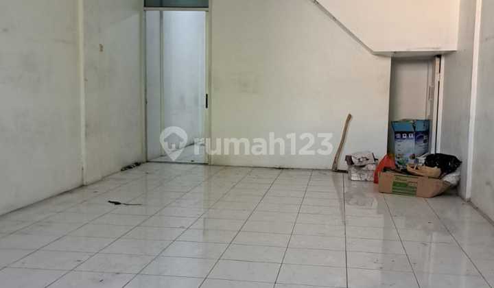 Siaphuni Shop House, 3 Floors for Rent in Kalideres 2