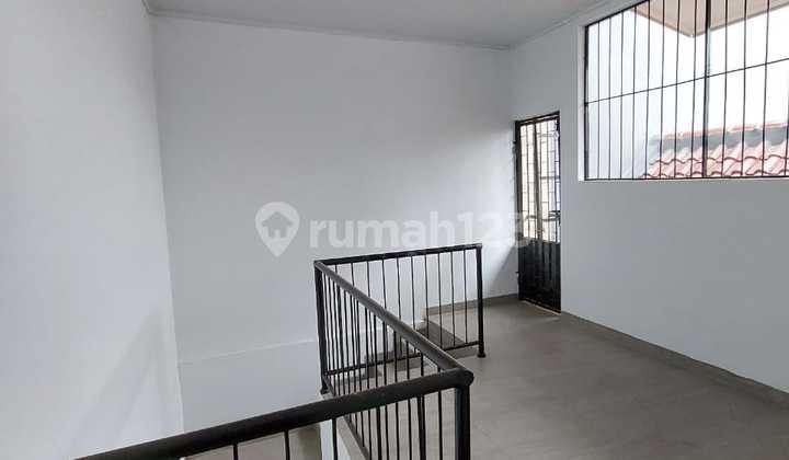 Rumah Rapi,2 Lantai Disewakan di Tanjung Duren 2