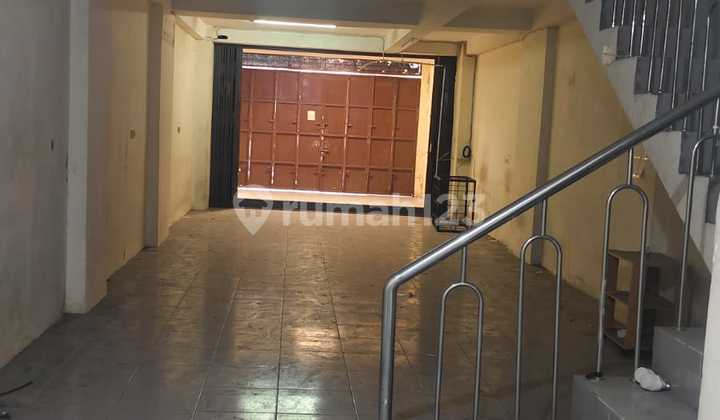 Ruko Panjang 20 Meter,rapi,strategis Disewakan Di Jembatan 5 Ruko Panjang 20 Meter,rapi,strategis Disewakan Di Jembatan 5