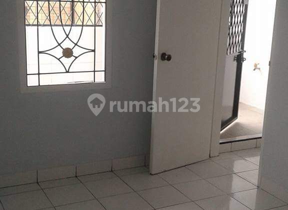 Rumah Rapi 2 Lantai Disewakan Di Taman Palen,cengkareng 2