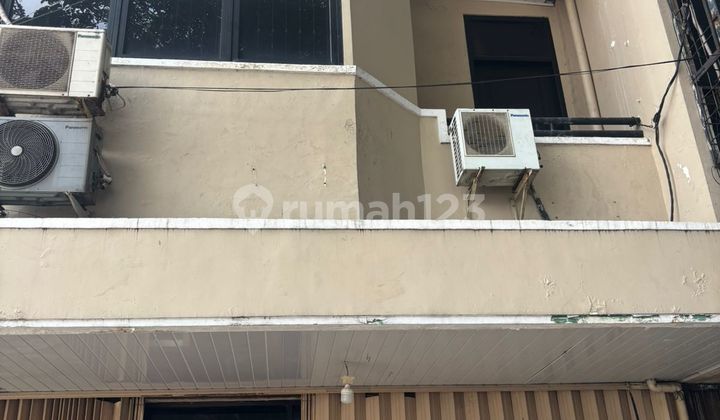 Ready-to-Use Shop House, Goods Lift Available for Rent in Green Garden
