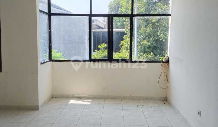 Tidy House, 3 Floors for Rent in Taman Palem, Cengkareng Tidy House, 3 Floors for Rent in Taman Palem, Cengkareng