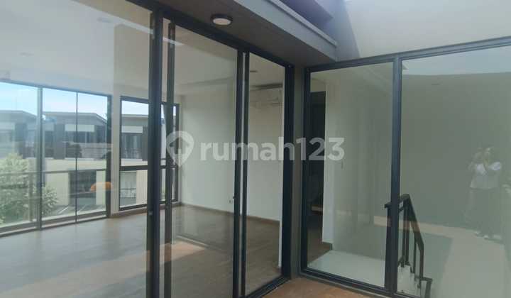 New, neat, 3-story house for rent in Citra 8 1