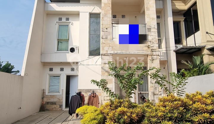 Rumah Rapi,siaphuni,2 Lantai Dijual Di Taman Kencana