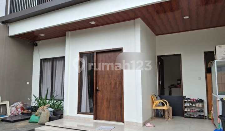 New House, 2 Floors, Nice for Sale/Rent in Taman Mahkota