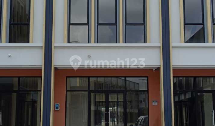 Ruko Bisnis,Dobel Entrance Disewakan di The Hudson,Gading Serpong