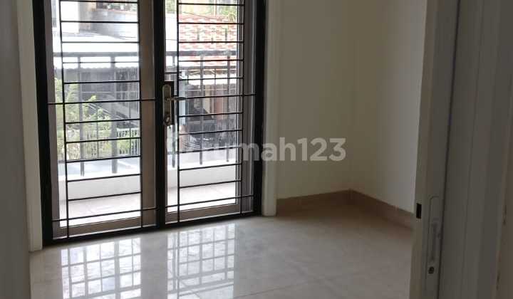 Neat, Spacious, Ready-to-Occupy House for Rent/Sale in Duta Garden