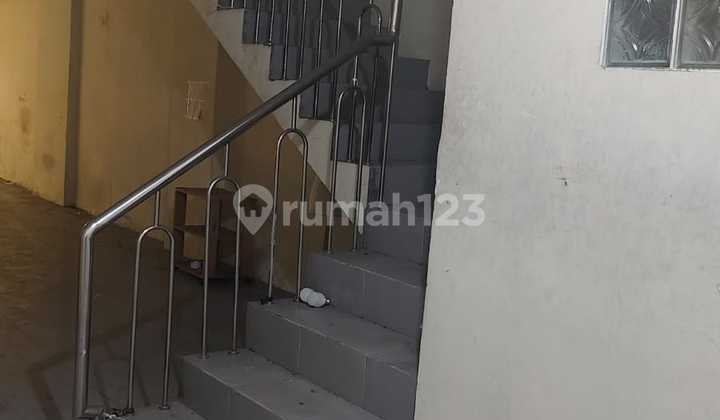 Ruko Panjang 20 Meter,rapi,strategis Disewakan Di Jembatan 5 Ruko Panjang 20 Meter,rapi,strategis Disewakan Di Jembatan 5