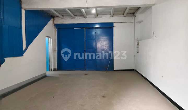 Strategic, clean warehouse for rent in Pekojan, city