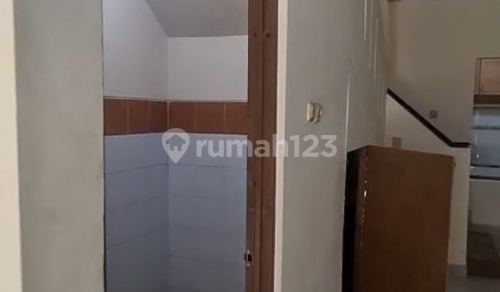 Rumah Rapi,2 Lantai Disewakan di Citra Garden 2 Ekstension 2