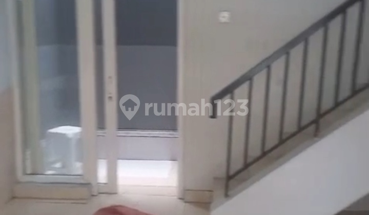 Rumah Rapi,Siap Huni,2 Lntai Disewakan di Parkresidenc,Cengkareng Rumah Rapi,Siap Huni,2 Lntai Disewakan di Parkresidenc,Cengkareng