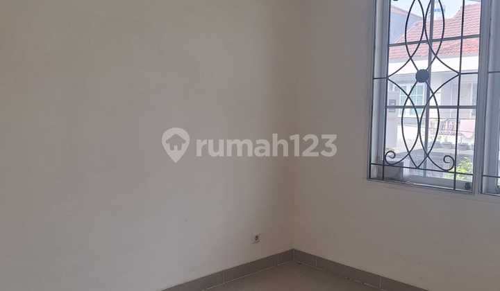Rumah Rapi,2 Lt,semifurnish Disewakan Di Daan Mogot Baru 2