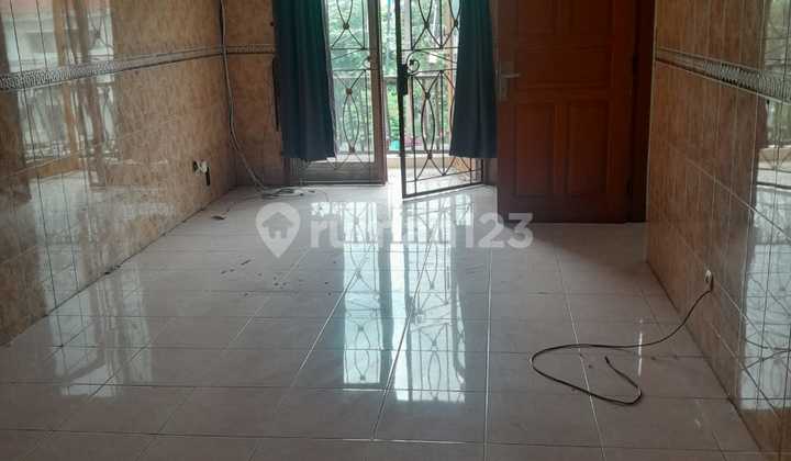Large, Neat, 2-Story House for Rent in Taman Surya, Cengkareng 2