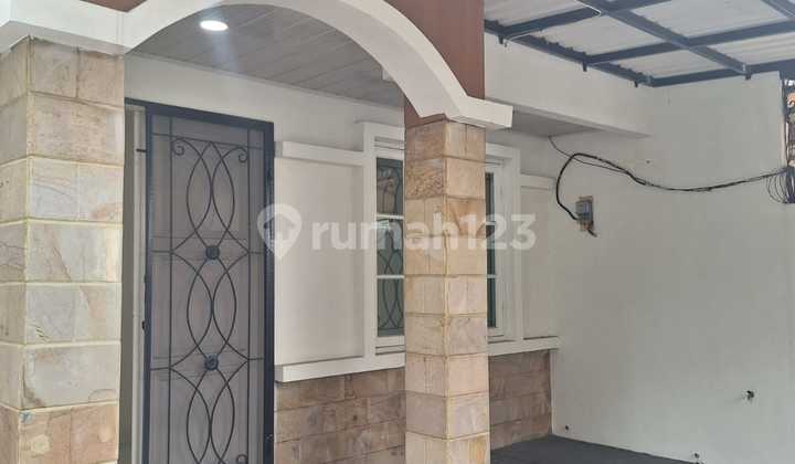 Rumah Rapi,2 Lt,semifurnish Disewakan Di Daan Mogot Baru 1