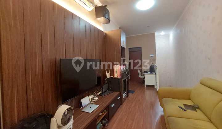 Rumah Rapi, Bagus,Semifurnish Dijual di Metropermata