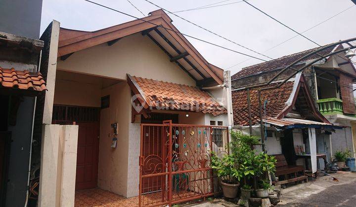 rumah kosan putri 10 kamar di tamansiswa Yogyakarta 2