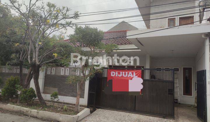 Rumah 1 1/4 lantai Luas 225 m² bersih terawat siap huni 1