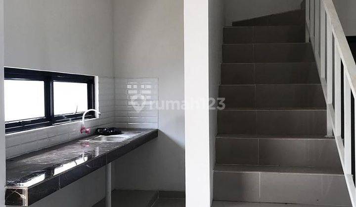 Rumah 2 Lantai Murah SHM di Pamulang, Tangerang Selatan 2