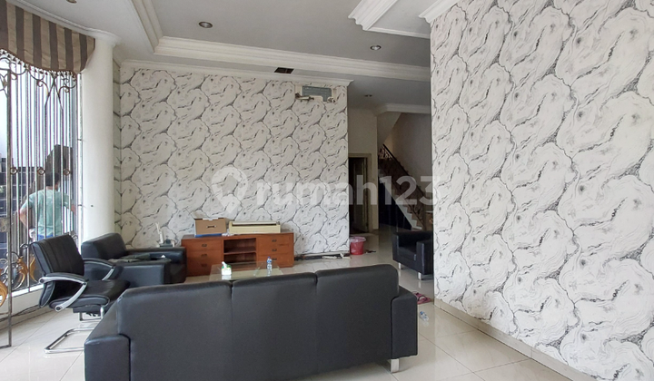 Nice House In Townhouse On Gatot Subroto South Jakarta 2