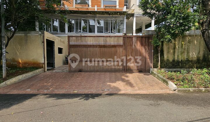 Rumah Bagus Posisi Hoek Akses Jalan Lebar Di Pondok Indah