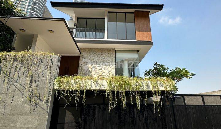 Modern tropical design house at Kemang 1