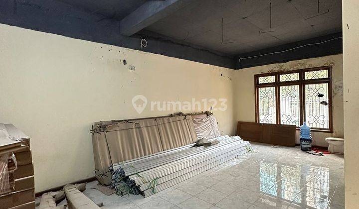 RUMAH HITUNG TANAH BENTUK KOTAK
AREA PREMIUM SCBD 2